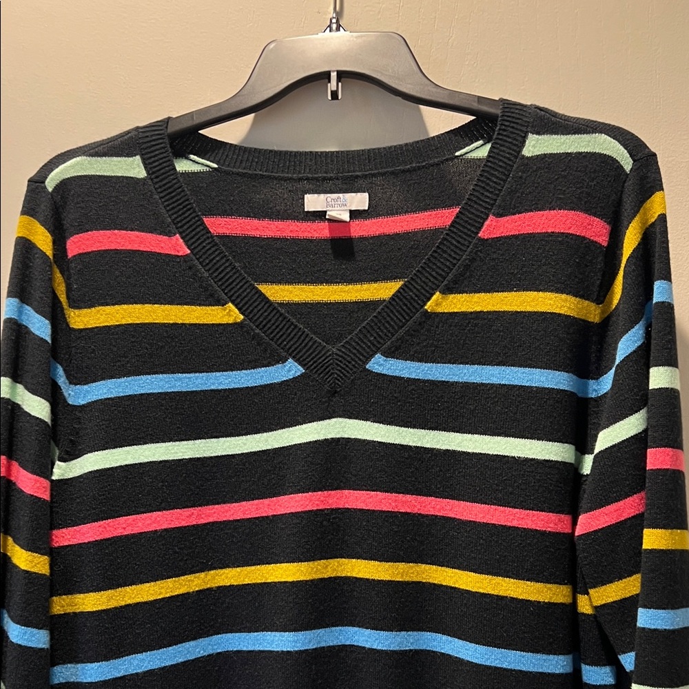 Croft & Barrow Black and Red Sweater